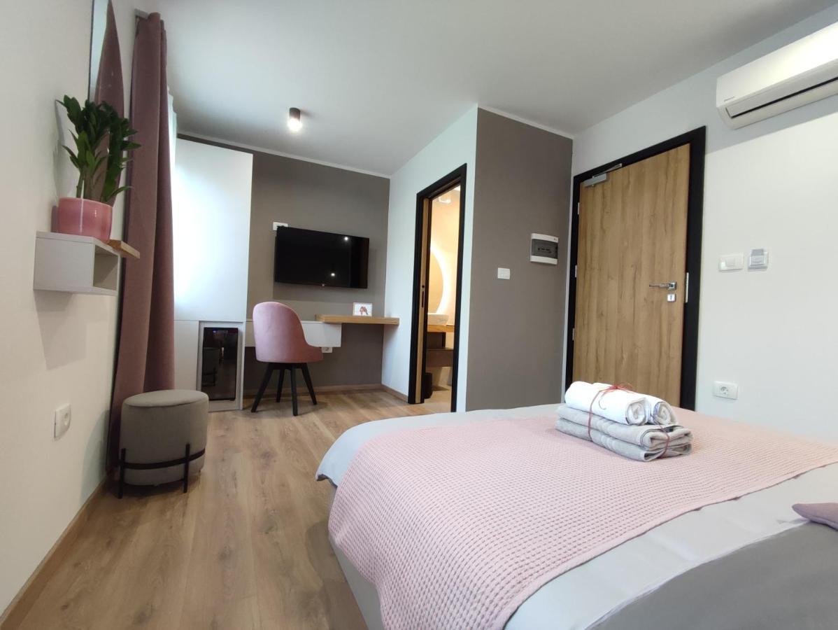 Boutique Rooms By Petric Winery Dobravlje Exterior foto